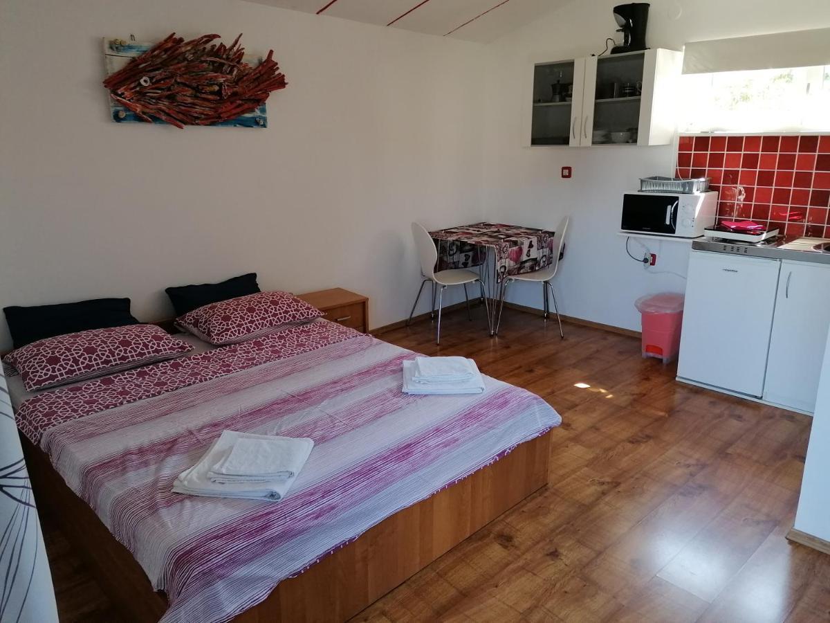 Nice Studio Near Centar+Free Parking Rovinj Buitenkant foto